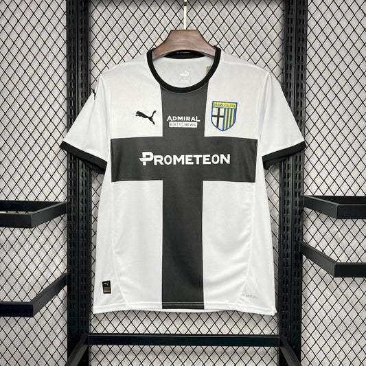 Camiseta de local del Parma 24-25