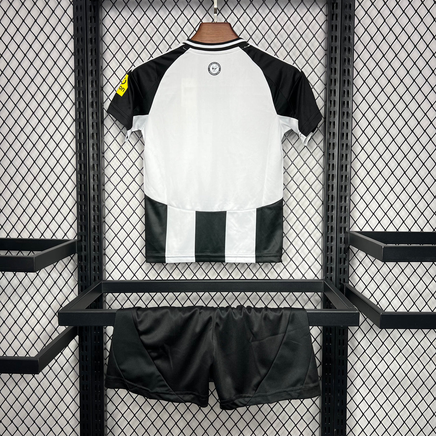 Newcastle United 24-25 Home Kids Kit