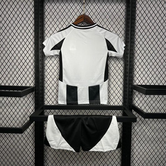 Kit de local de la Juventus 24-25 