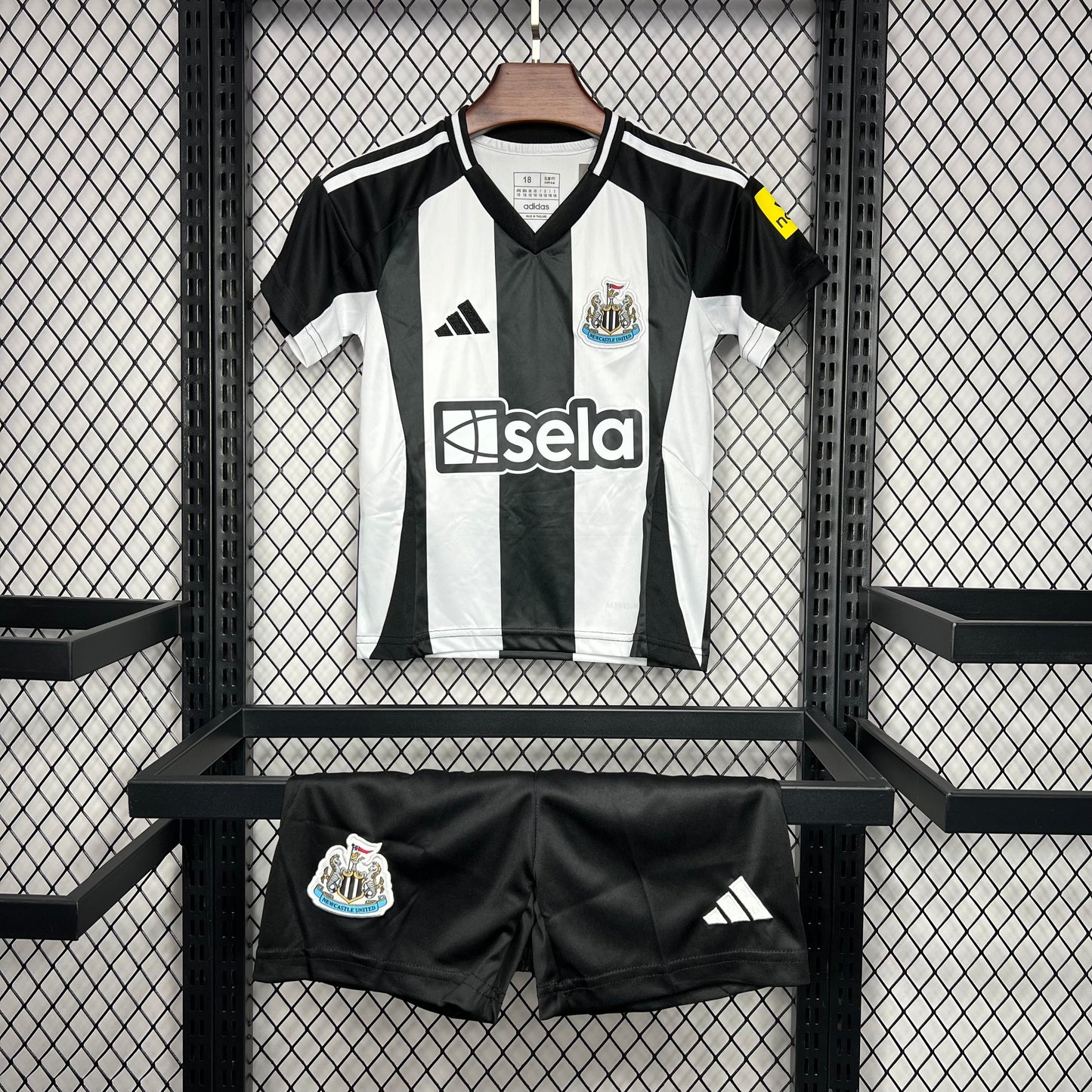 Newcastle United 24-25 Home Kids Kit