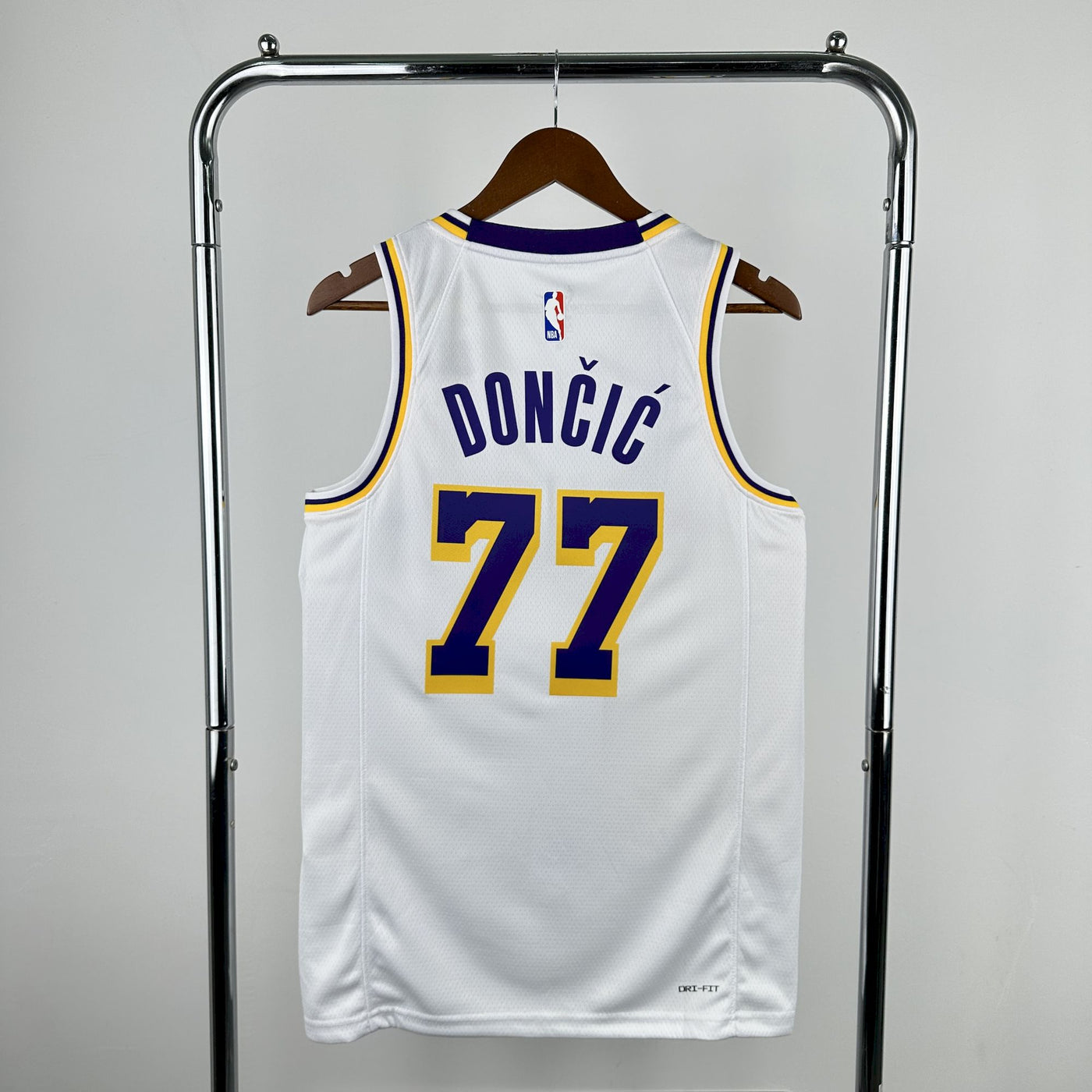 Los Angeles Lakers 24-25 Association Edition - 77 Dončić