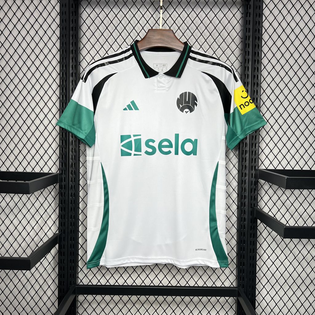 Tercera camiseta del Newcastle 24-25 