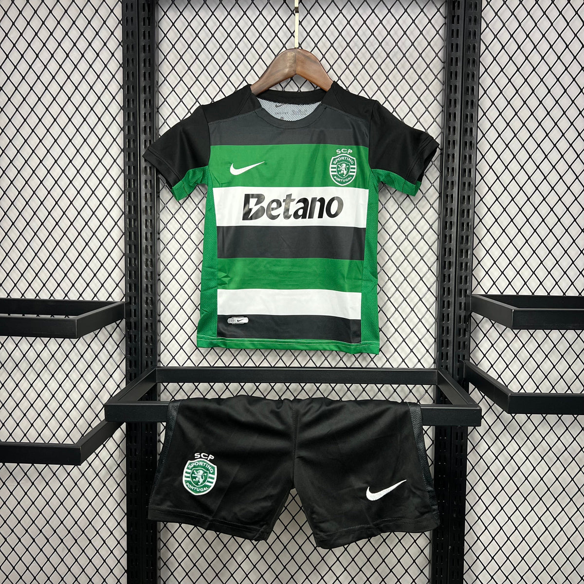 Kit de local del Sporting CP 24-25 